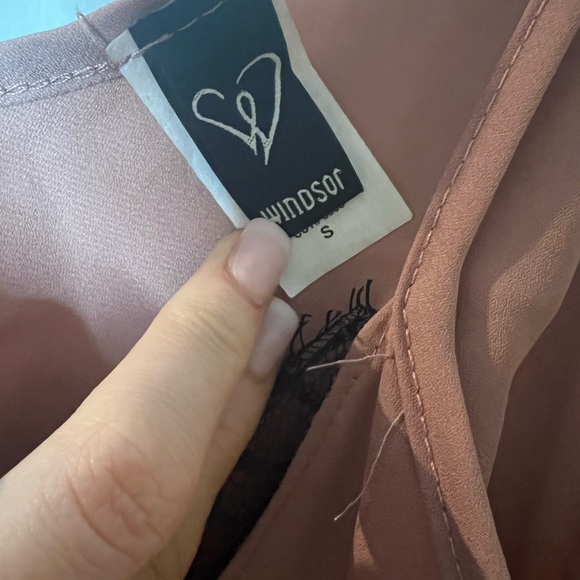 Low cut lace front camisole top - Picture 2 of 3